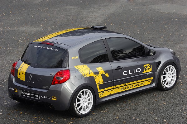 Vrac se spojen Radoslav Ne por a Renault Clio clio r3